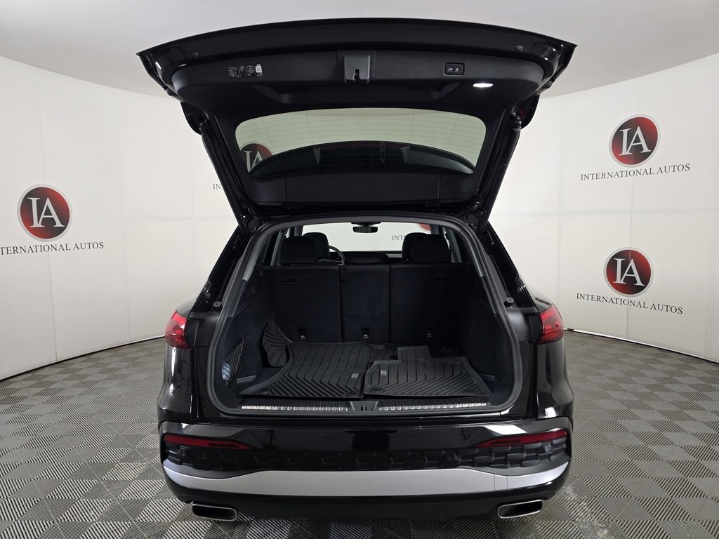 Certified 2025 Audi Q5 Premium w/ Convenience Package image 9