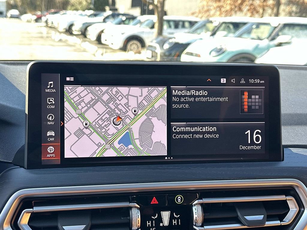 Used 2024 BMW X4 xDrive30i w/ Premium Package image 11