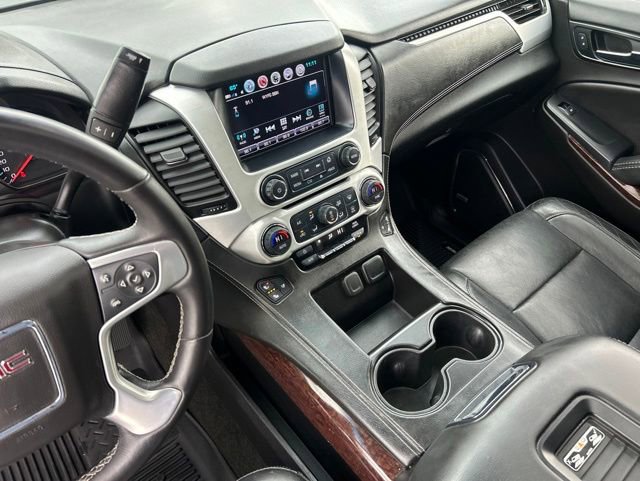 Used 2017 GMC Yukon XL SLT w/ Open Road Package AWD/4WD image 32