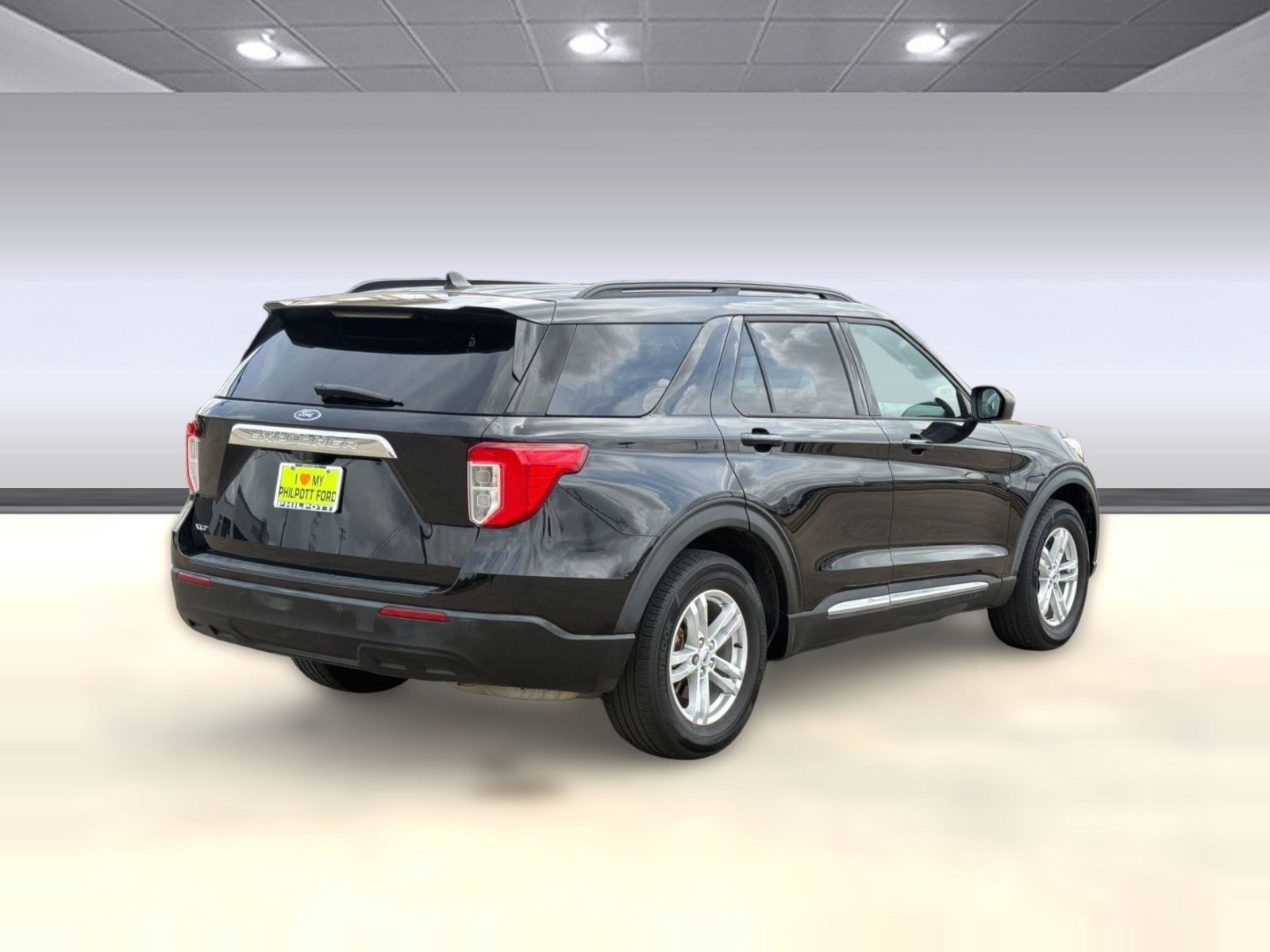 Used 2022 Ford Explorer XLT image 8