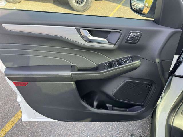 Used 2025 Ford Escape PHEV w/ PHEV Premium Package image 15