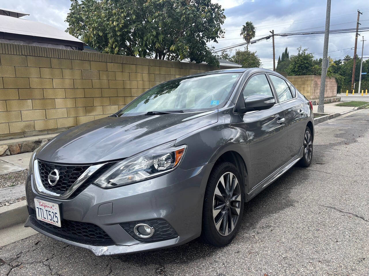 Used 2016 Nissan Sentra SR image 1