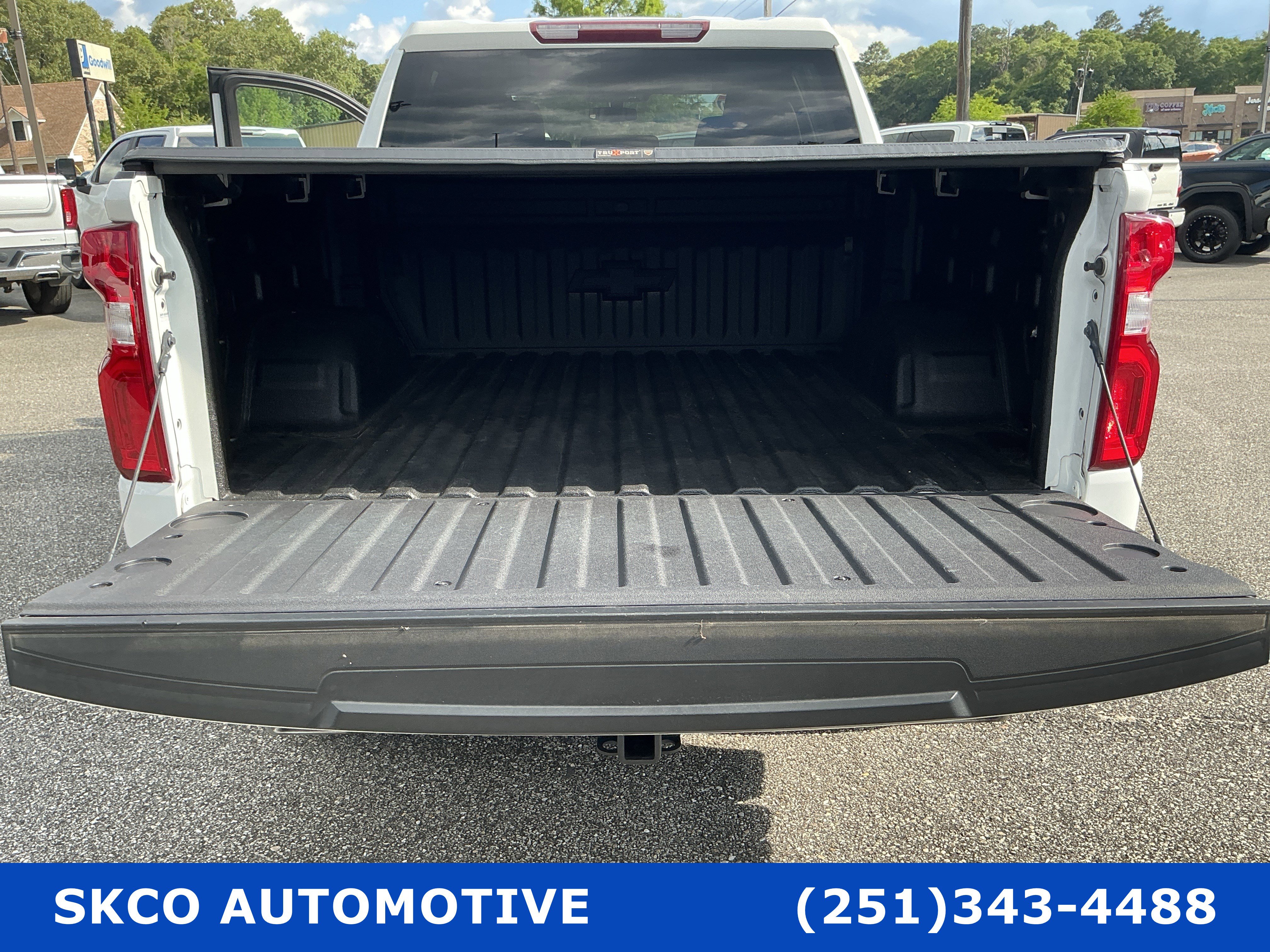 Used 2020 Chevrolet Silverado 1500 RST AWD/4WD image 21