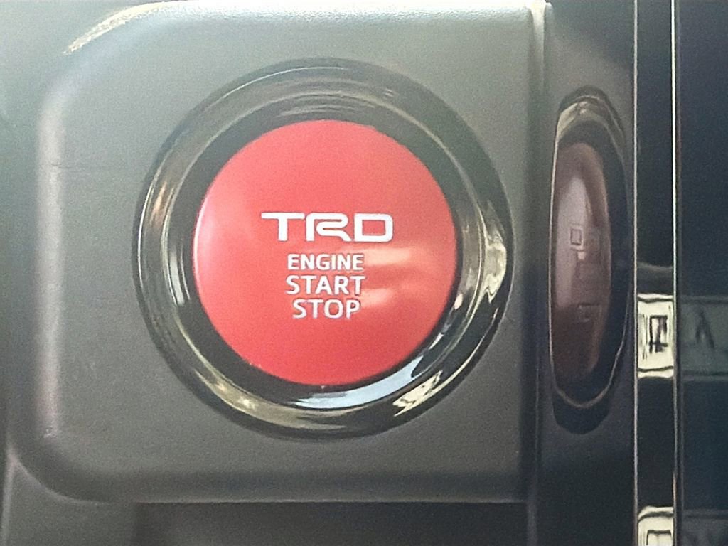 Used 2024 Toyota Tacoma TRD Off-Road image 33