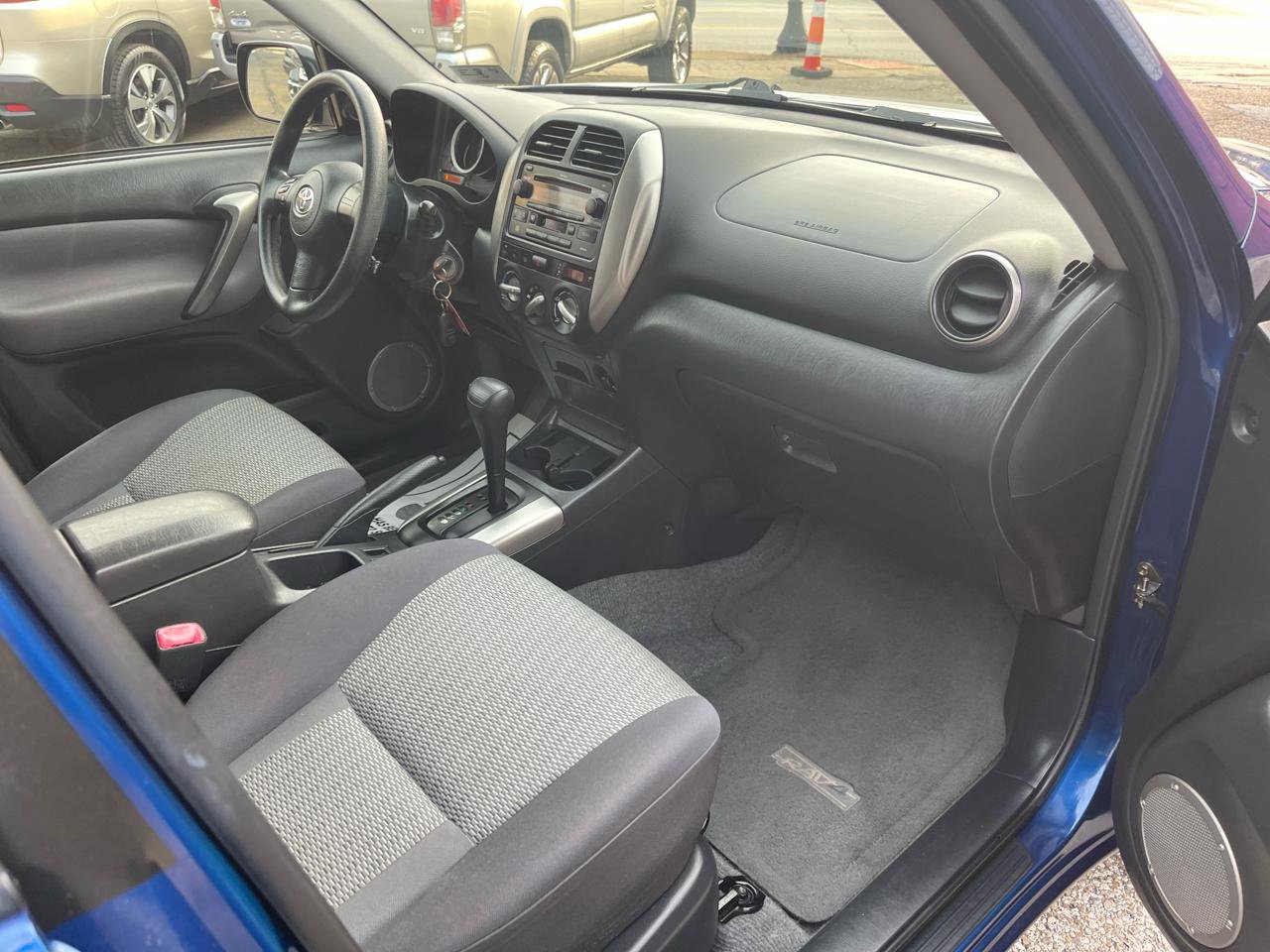 Used 2005 Toyota RAV4 2WD image 19