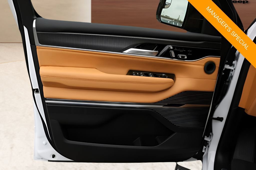 New 2026 Jeep Grand Wagoneer Summit AWD/4WD image 10