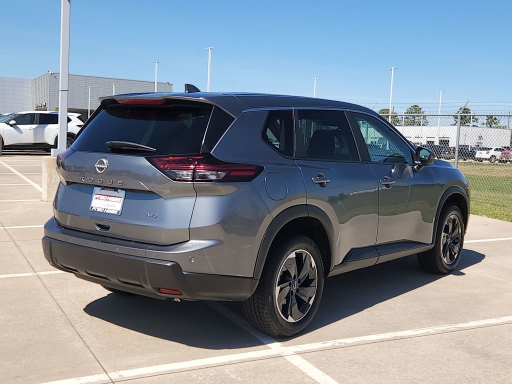 Used 2025 Nissan Rogue SV image 5