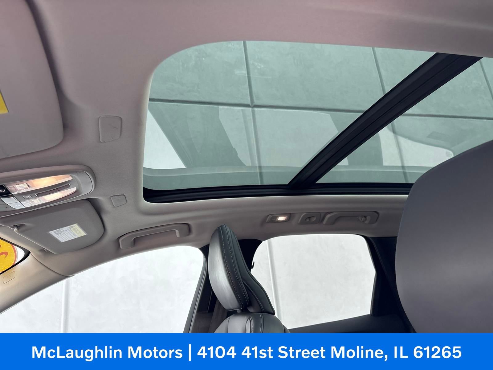 Certified 2022 Volvo XC60 B5 Inscription w/ Climate Package image 24