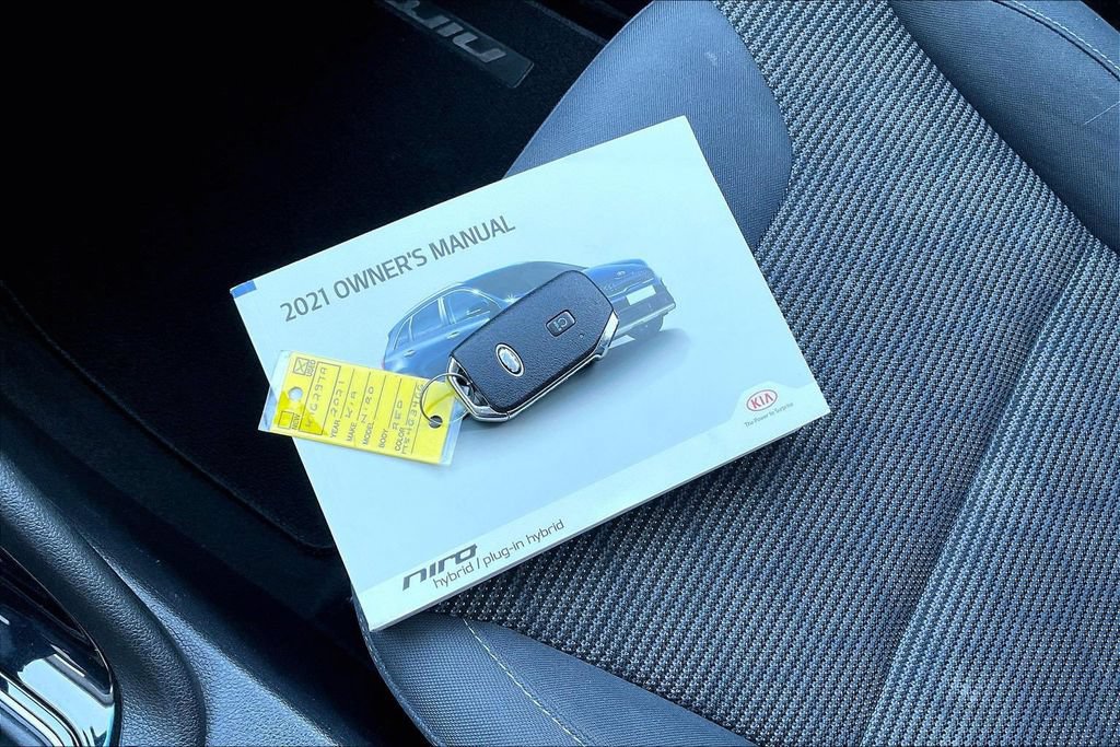 Used 2021 Kia Niro LXS FWD image 11