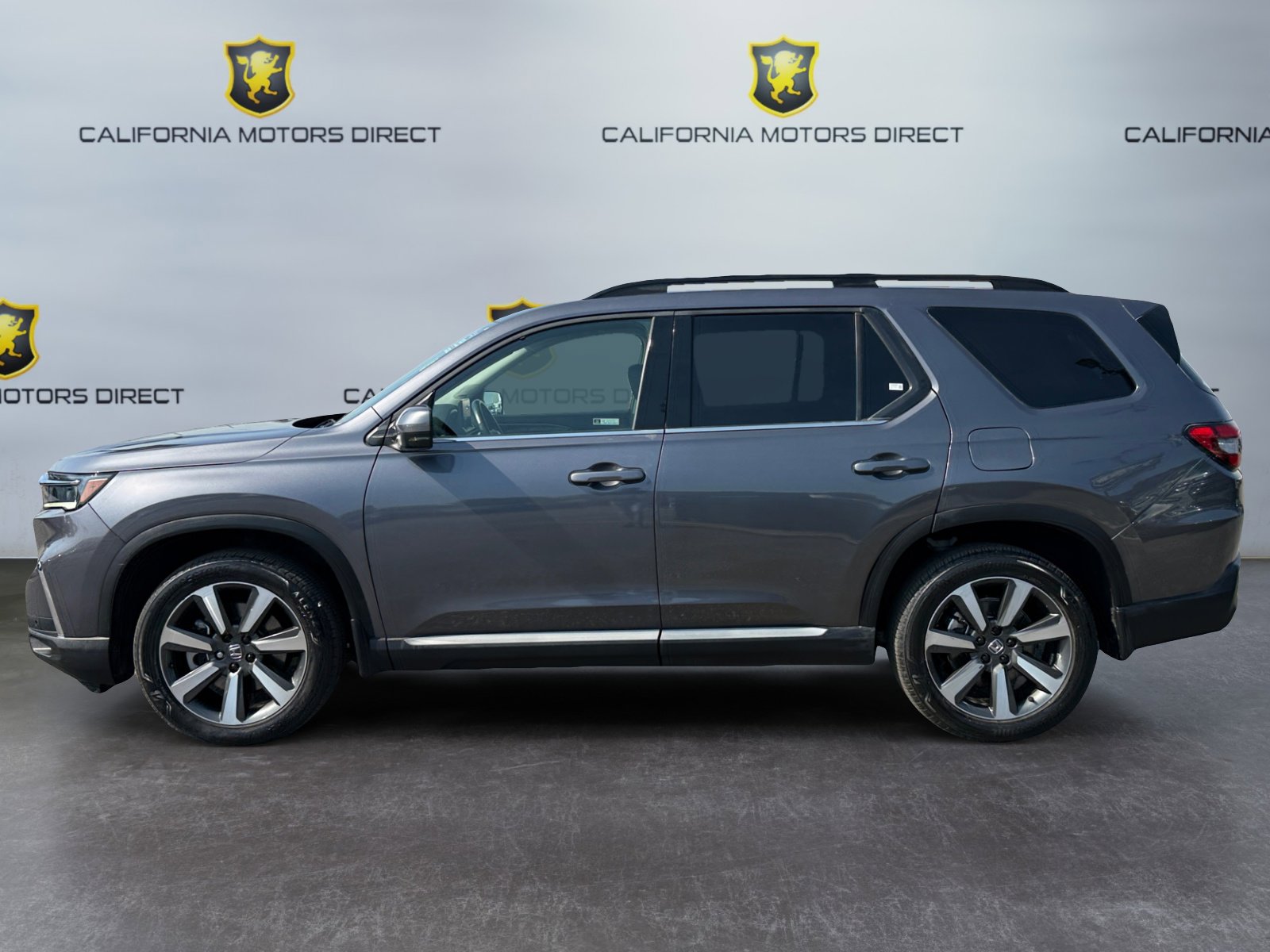 Used 2024 Honda Pilot Touring image 2