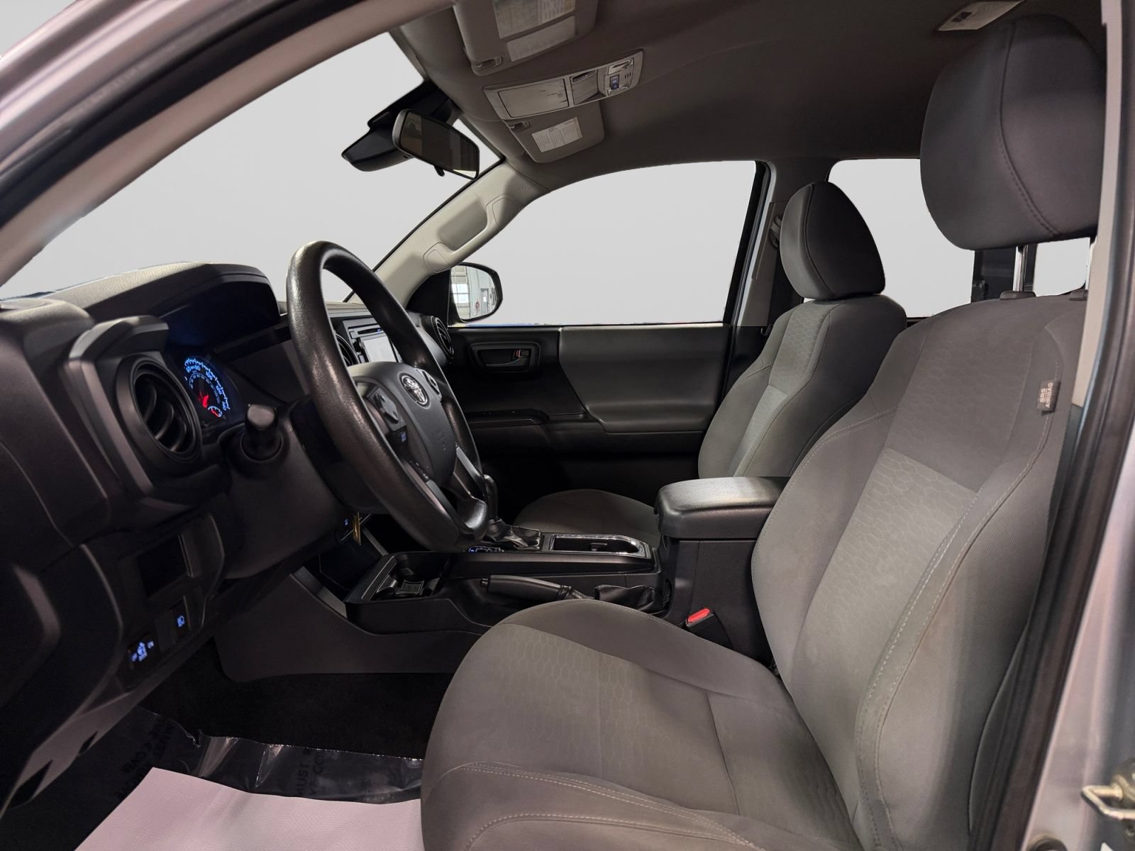 Used 2019 Toyota Tacoma SR w/ SR Convenience Package AWD/4WD image 15