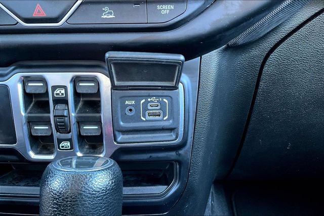 Used 2022 Jeep Gladiator Sport AWD/4WD image 16