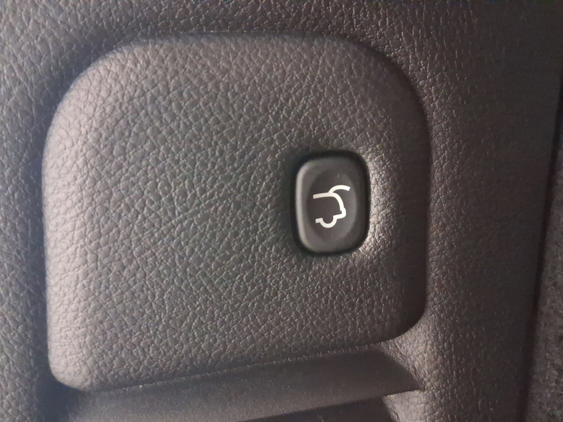 Used 2021 Dodge Durango SRT Hellcat w/ Technology Group image 30