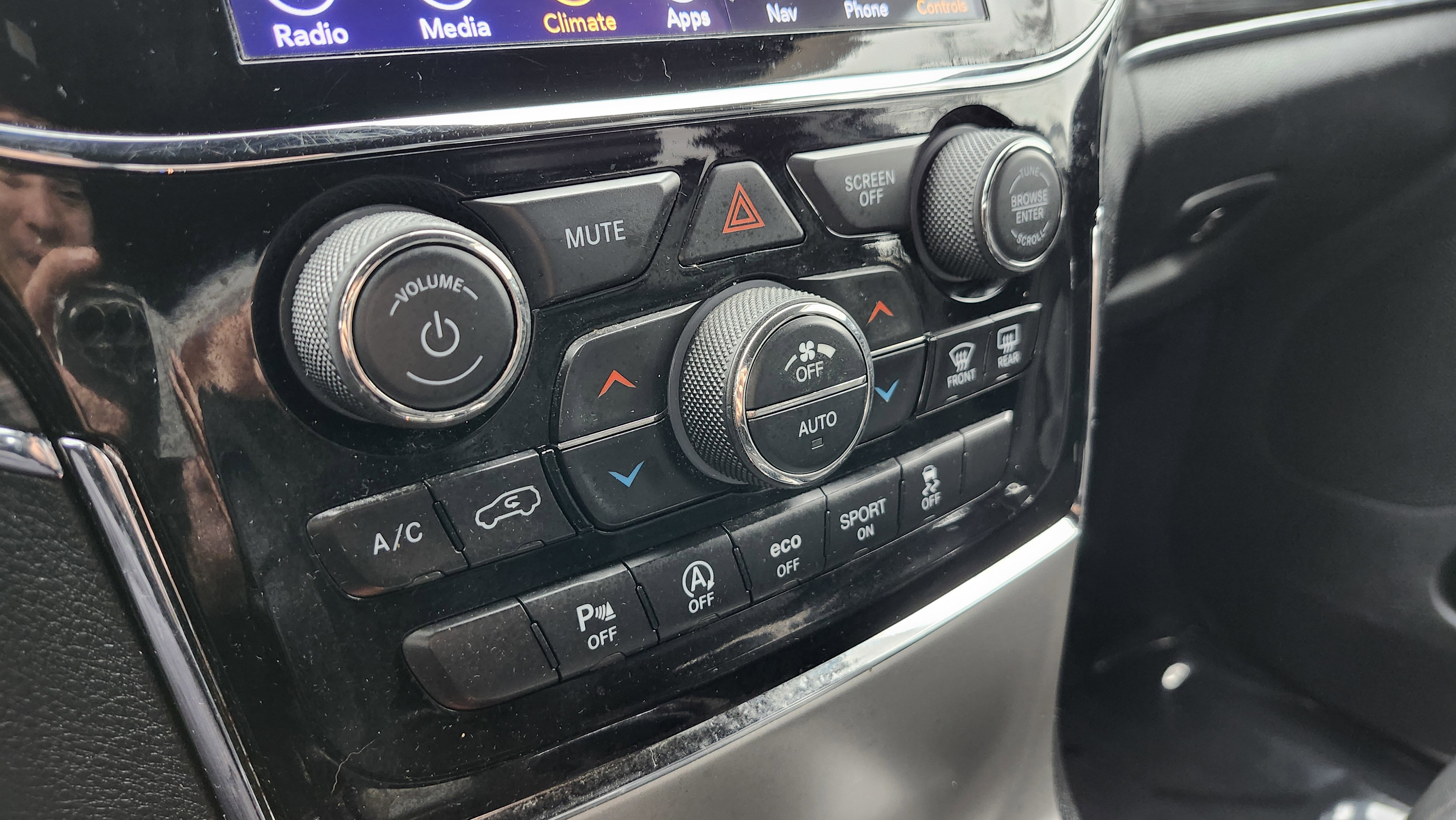 Used 2019 Jeep Grand Cherokee Limited image 35