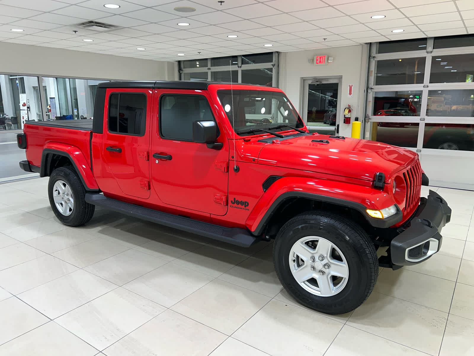 Used 2022 Jeep Gladiator Sport AWD/4WD image 1