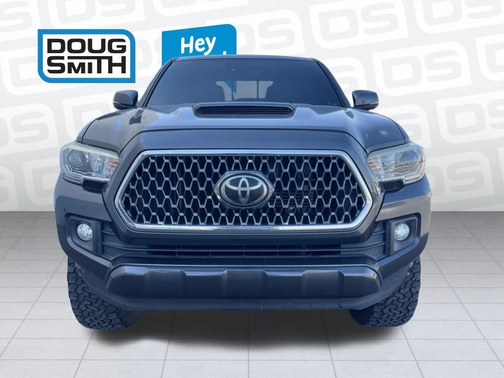 Used 2019 Toyota Tacoma TRD Sport w/ Technology Package RWD image 2