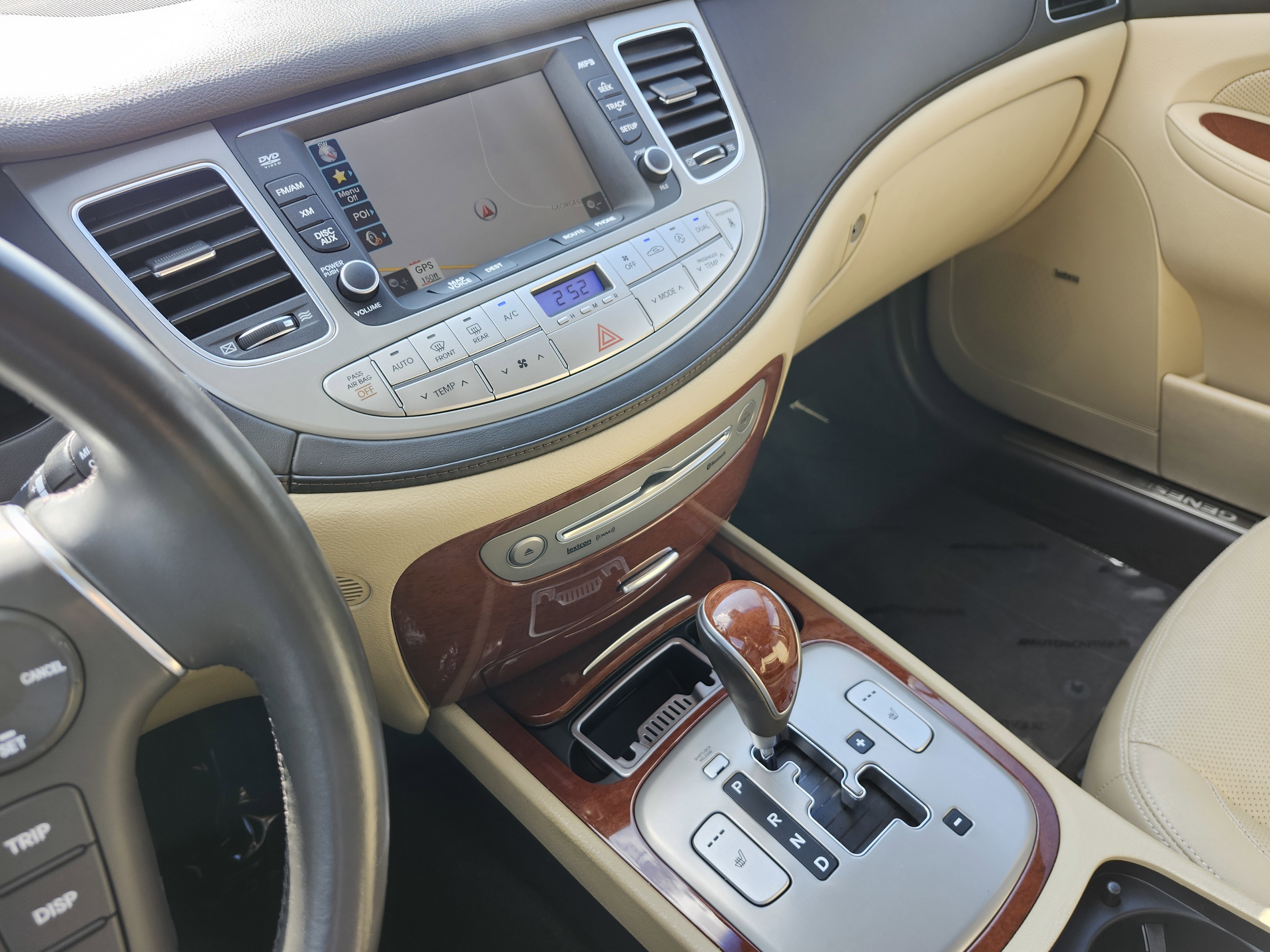 Used 2013 Hyundai Genesis 3.8 w/ Premium Pkg image 31