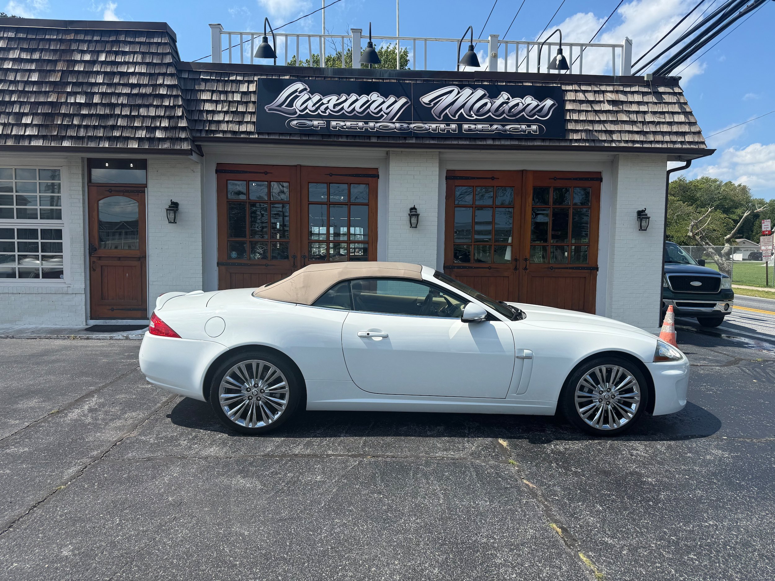 Used 2011 Jaguar XK Convertible RWD image 22