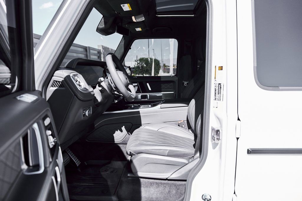 Used 2025 Mercedes-Benz G 63 AMG 4MATIC image 33