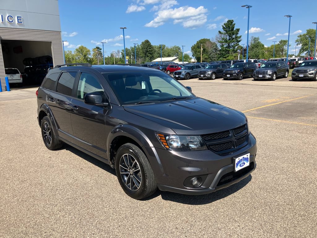 Used 2018 Dodge Journey SXT w/ Blacktop Package FWD image 4