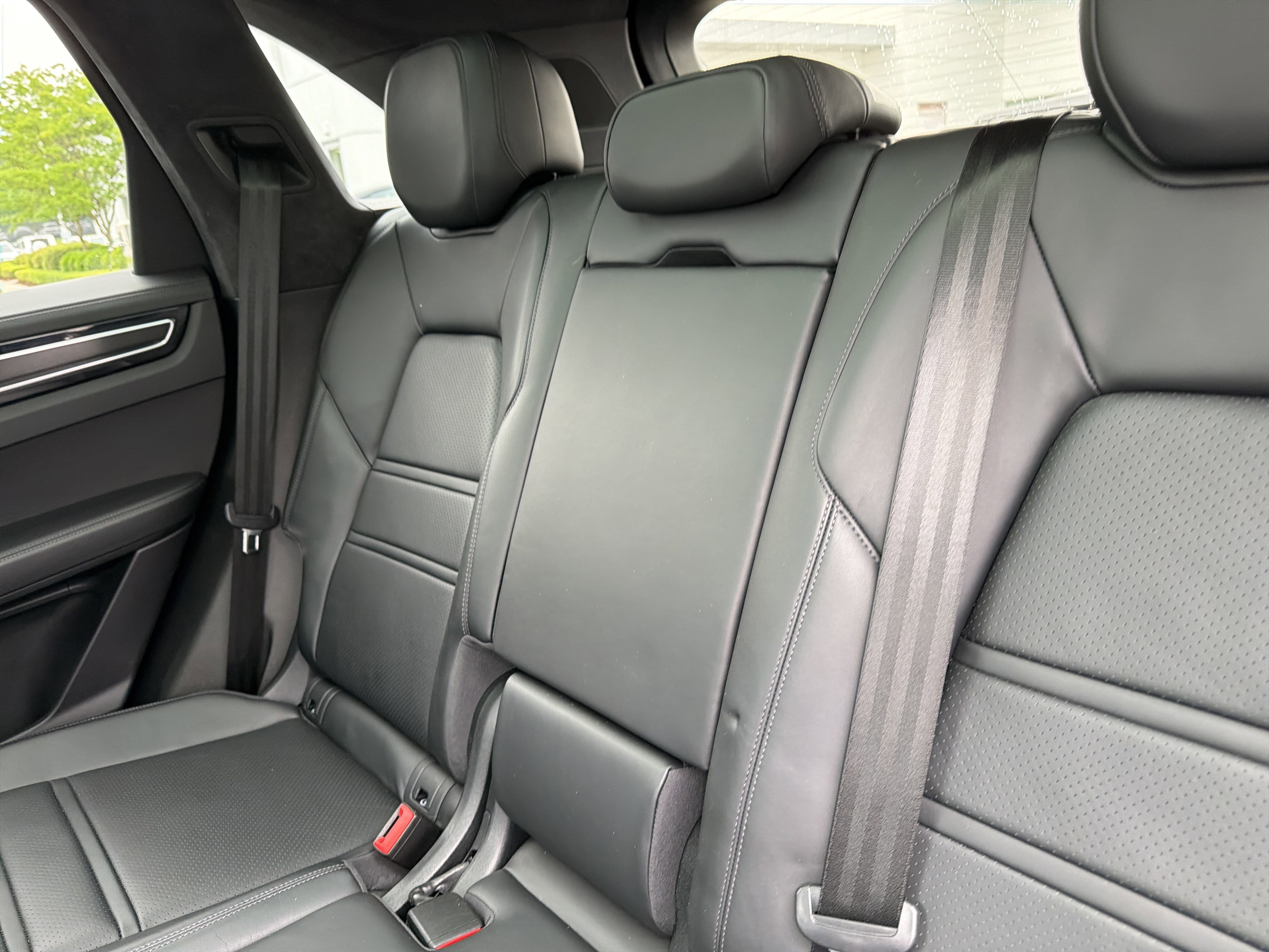 Used 2021 Porsche Cayenne GTS AWD/4WD image 33