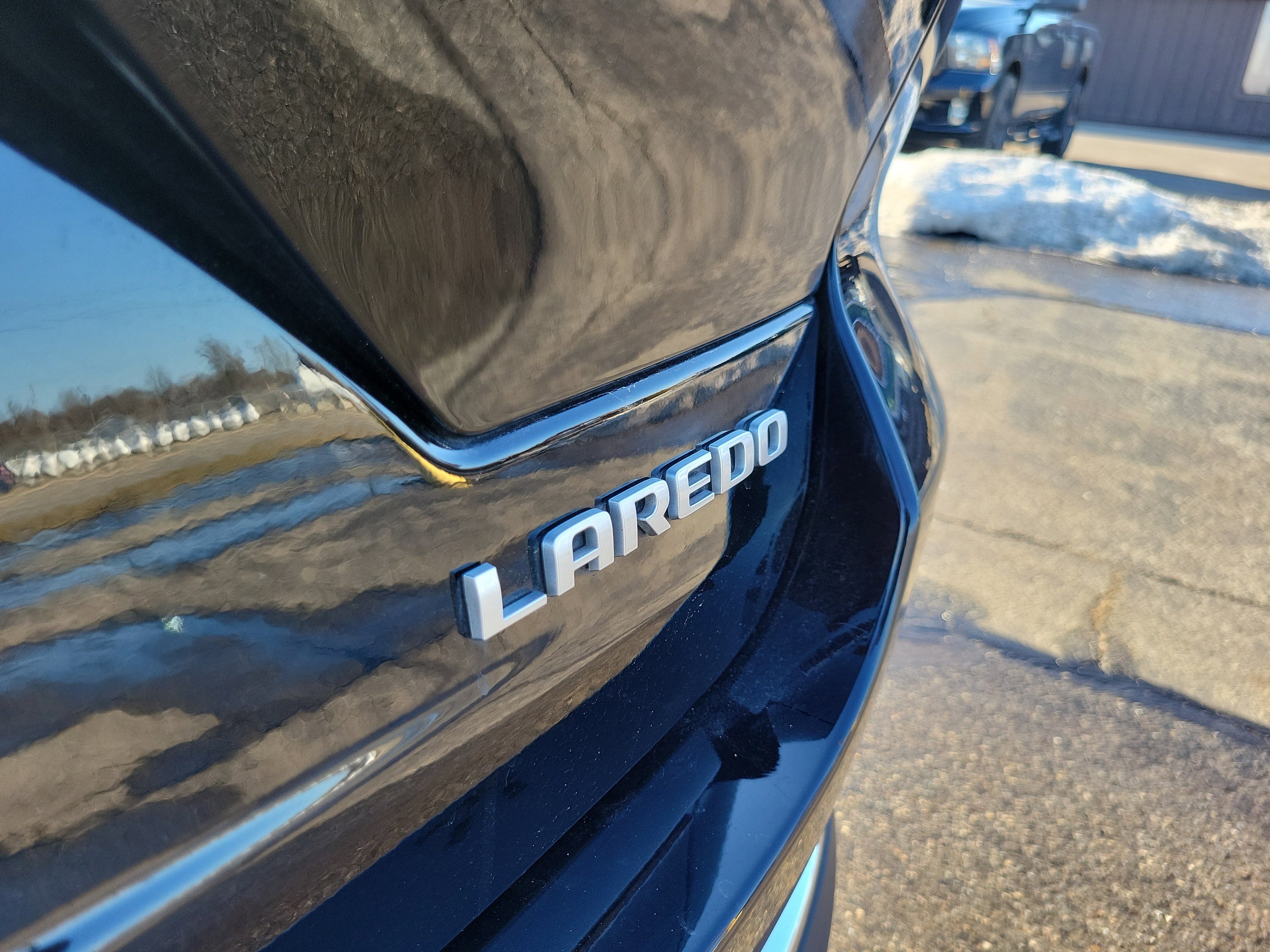 Used 2024 Jeep Grand Cherokee Laredo X image 22