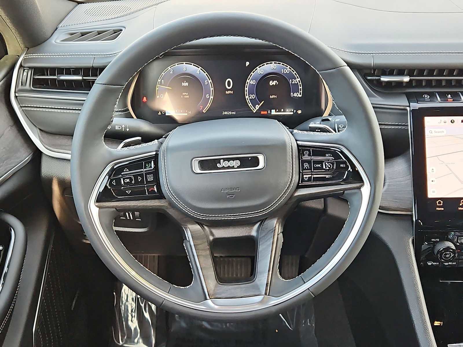 Used 2023 Jeep Grand Cherokee L Overland image 24