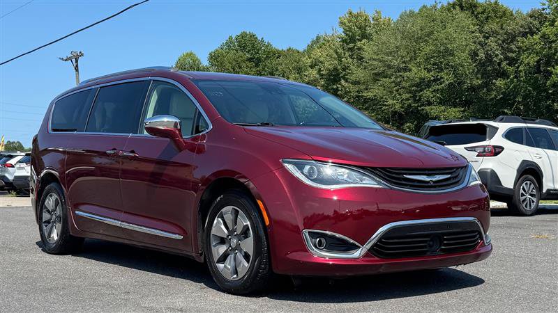 Used 2018 Chrysler Pacifica Limited w/ Advanced Safetytec Group FWD image 4