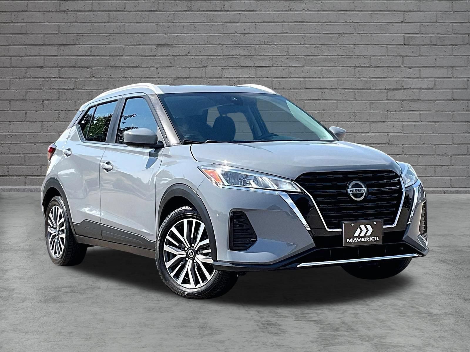 Used 2021 Nissan Kicks SV FWD image 1