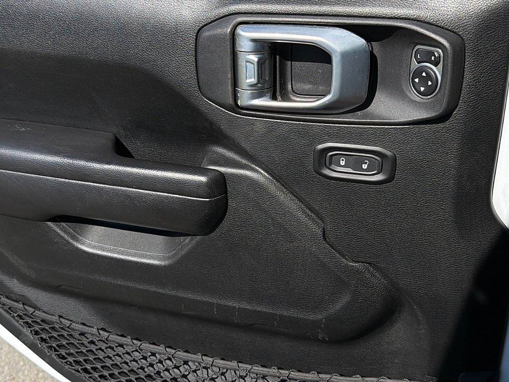 Used 2021 Jeep Wrangler Rubicon AWD/4WD image 29