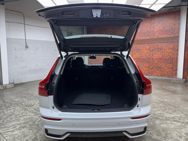 Used 2024 Volvo XC60 B5 Core image 26