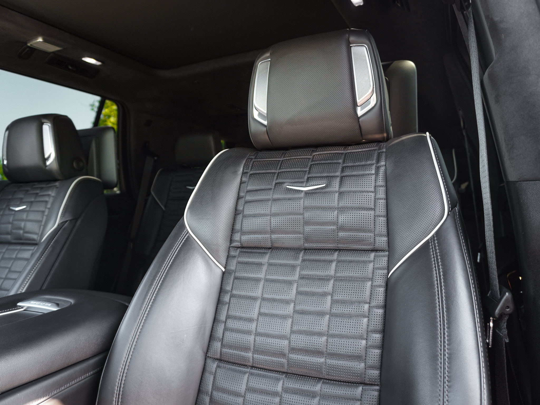 Used 2023 Cadillac Escalade V w/ LPO, ONYX Package AWD/4WD image 16