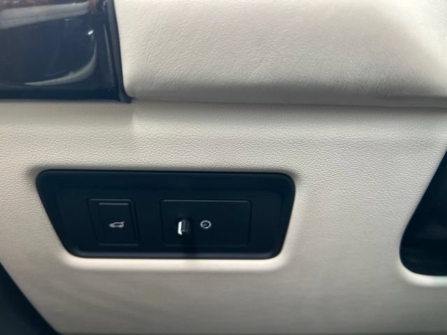 Used 2018 Land Rover Range Rover HSE AWD/4WD image 24