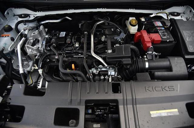 New 2025 Nissan Kicks SR image 29