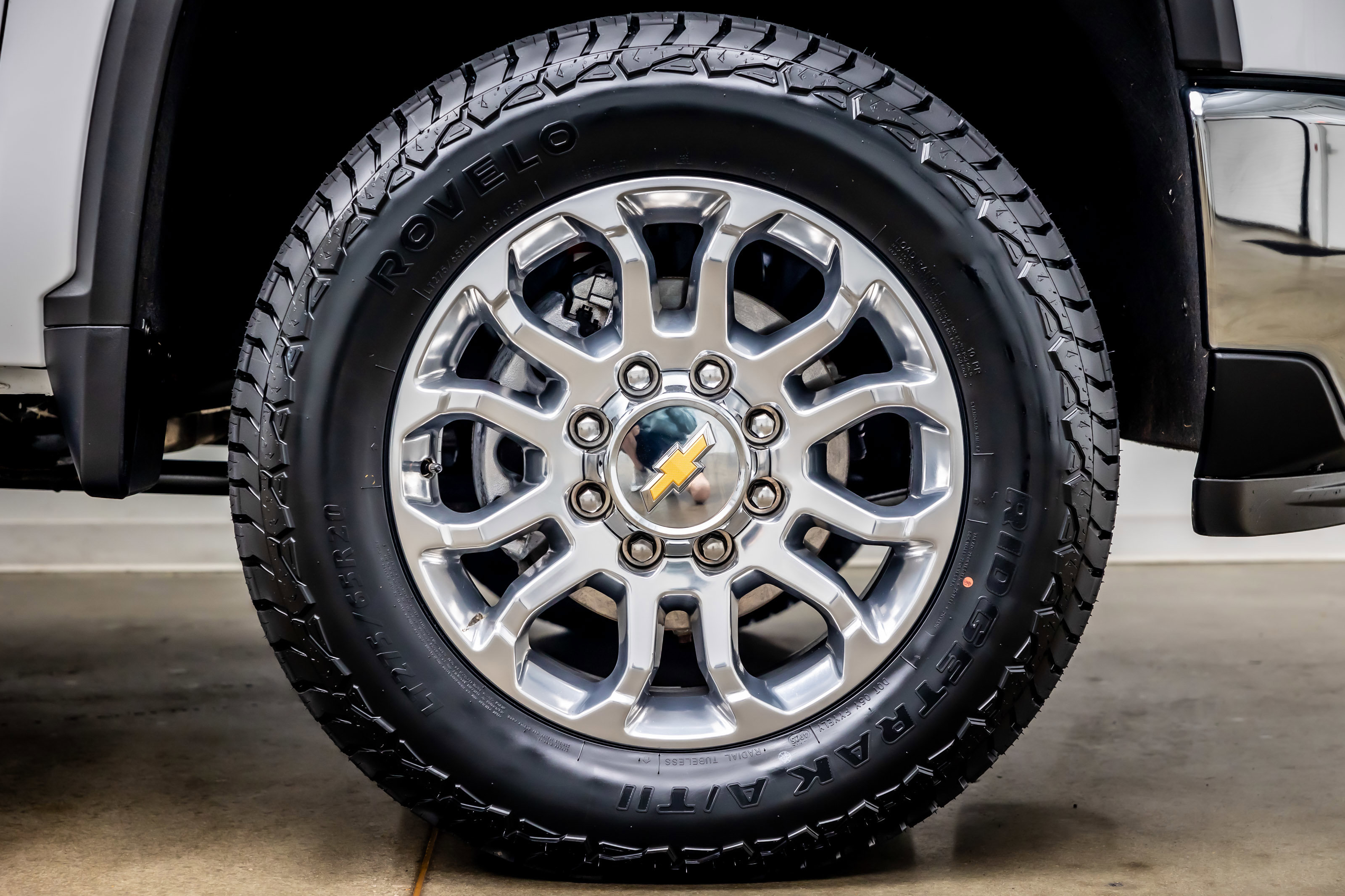 Used 2025 Chevrolet Silverado 2500 LTZ w/ LTZ Premium Package AWD/4WD image 40
