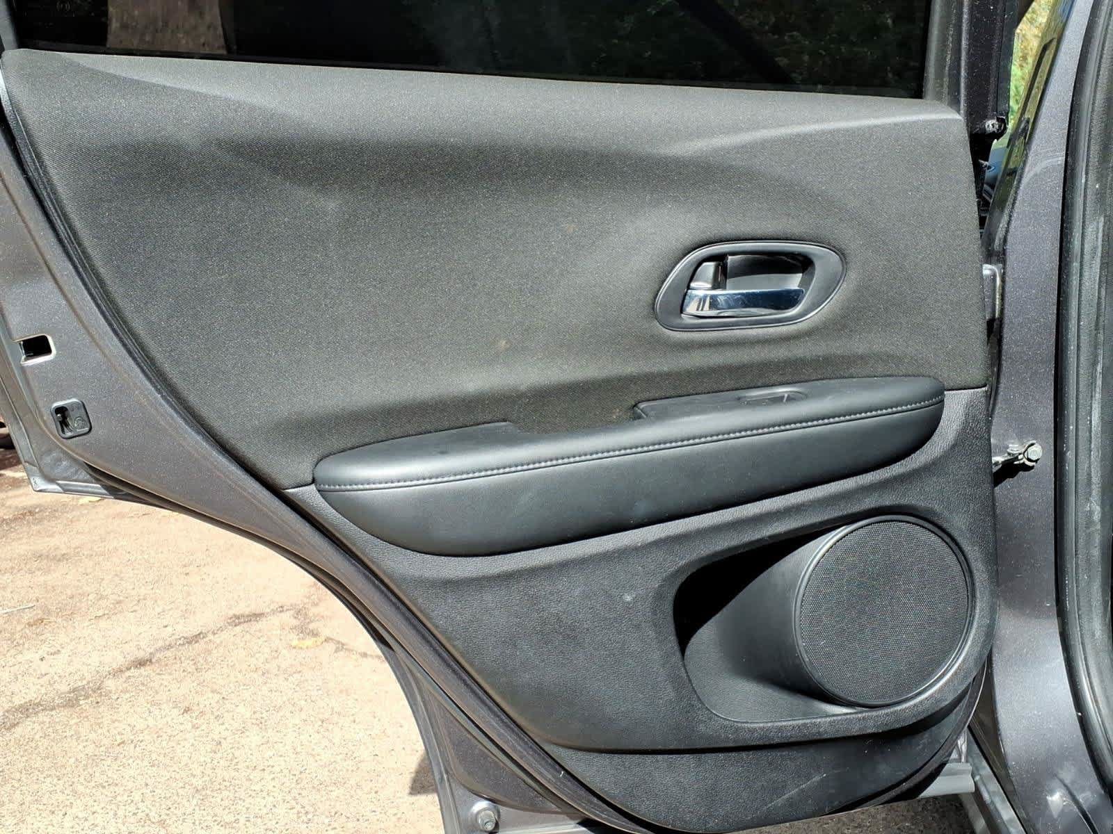 Used 2018 Honda HR-V LX image 7