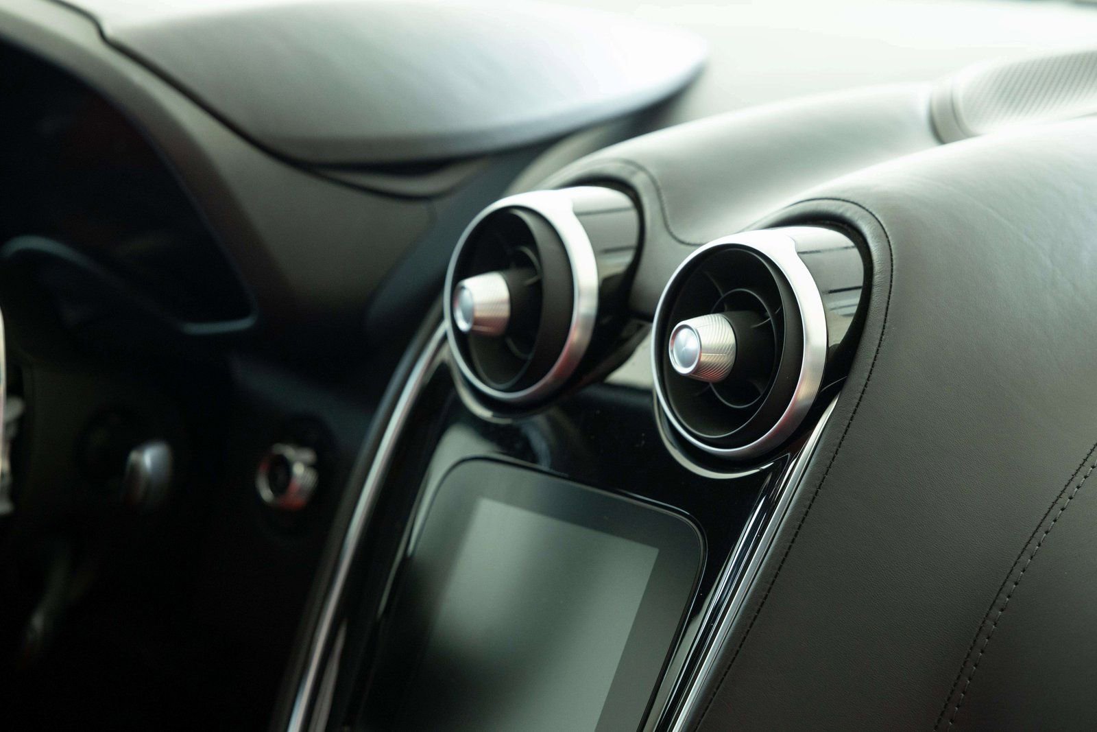 Used 2023 McLaren GT image 19