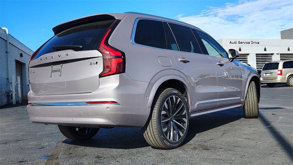 New 2026 Volvo XC90 B6 Ultra image 3