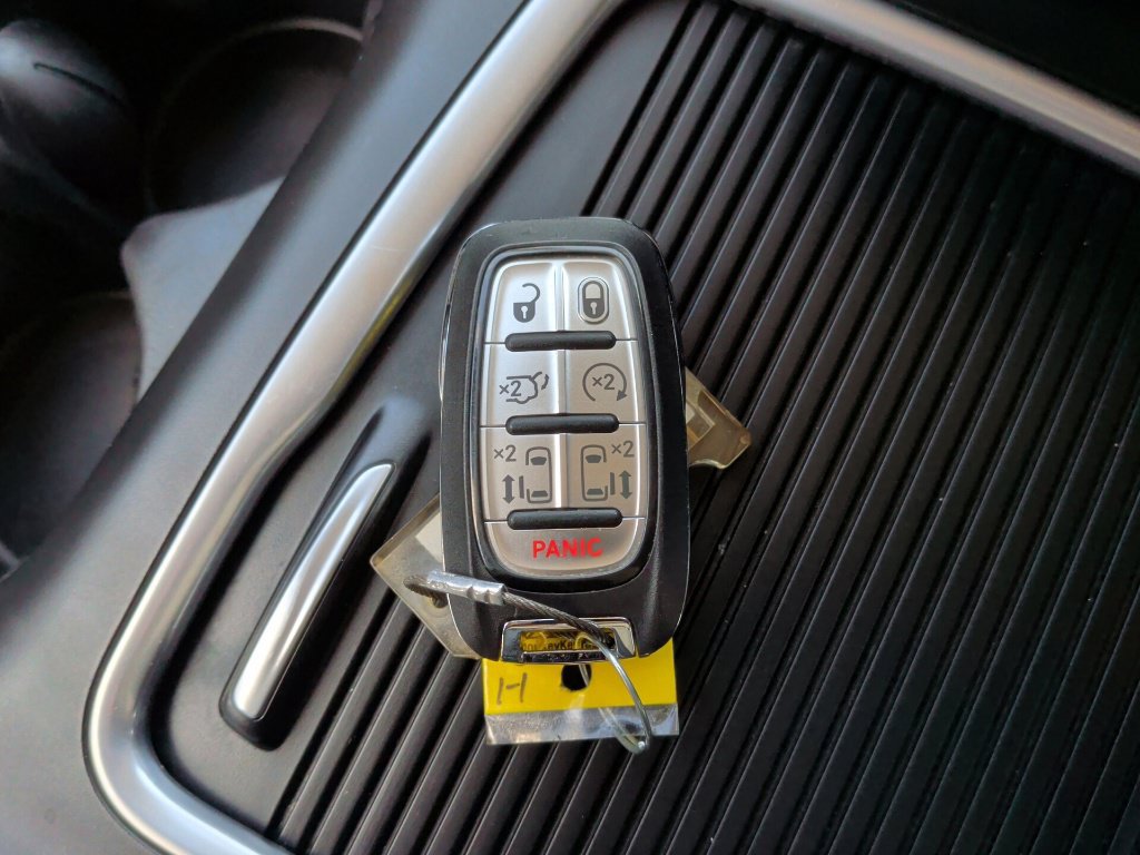 Used 2023 Chrysler Pacifica Touring-L FWD image 47