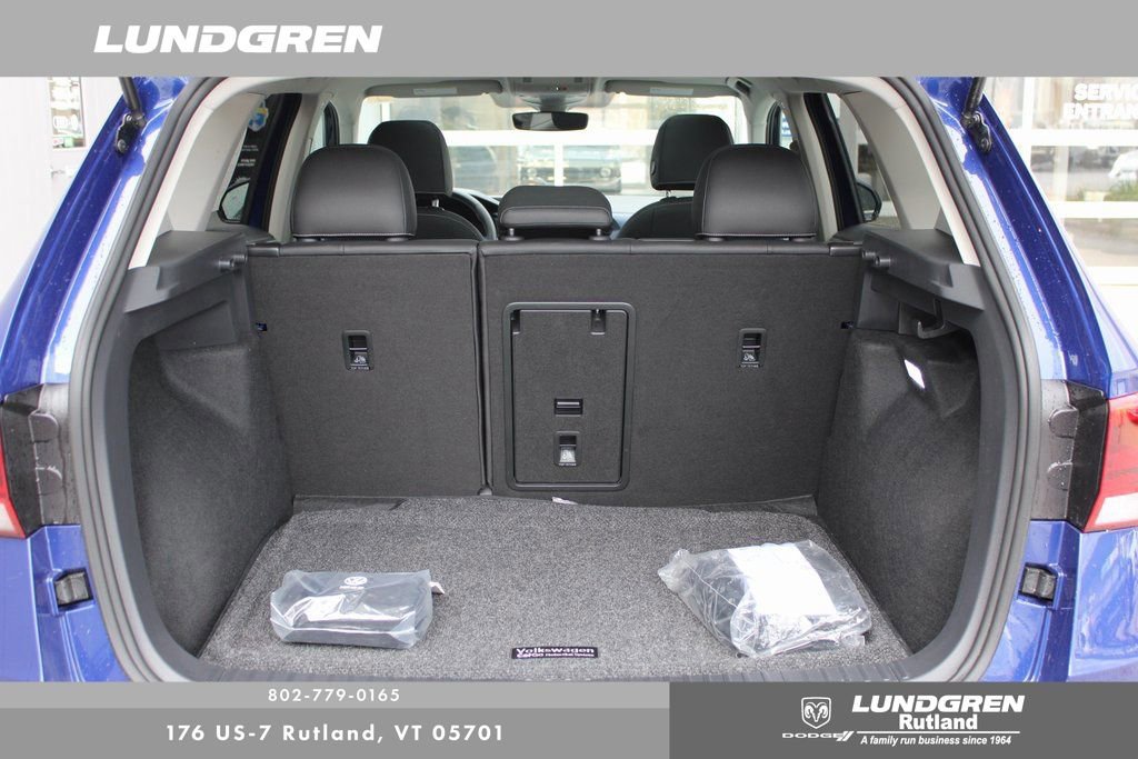 Used 2024 Volkswagen Taos SE w/ Panoramic Sunroof Package image 40