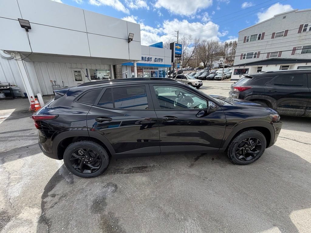 New 2026 Chevrolet Trax LT w/ Midnight Edition image 6