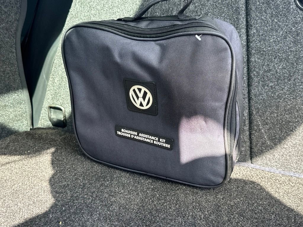 Used 2017 Volkswagen Tiguan S image 17