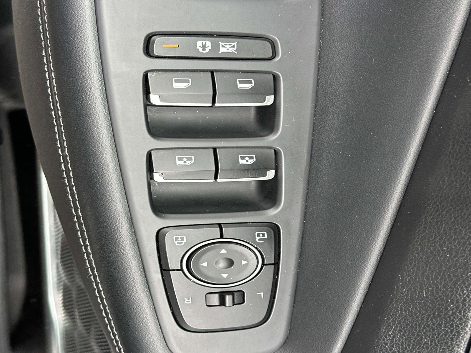 Used 2020 Hyundai Santa Fe SEL w/ Convenience + Premium Package image 21