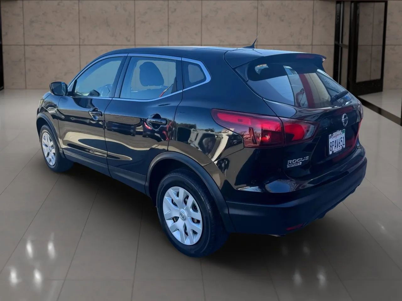 Used 2018 Nissan Rogue Sport S FWD image 4