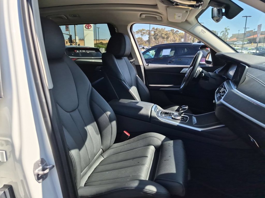 Used 2022 BMW X7 xDrive40i w/ Premium Package AWD/4WD image 29