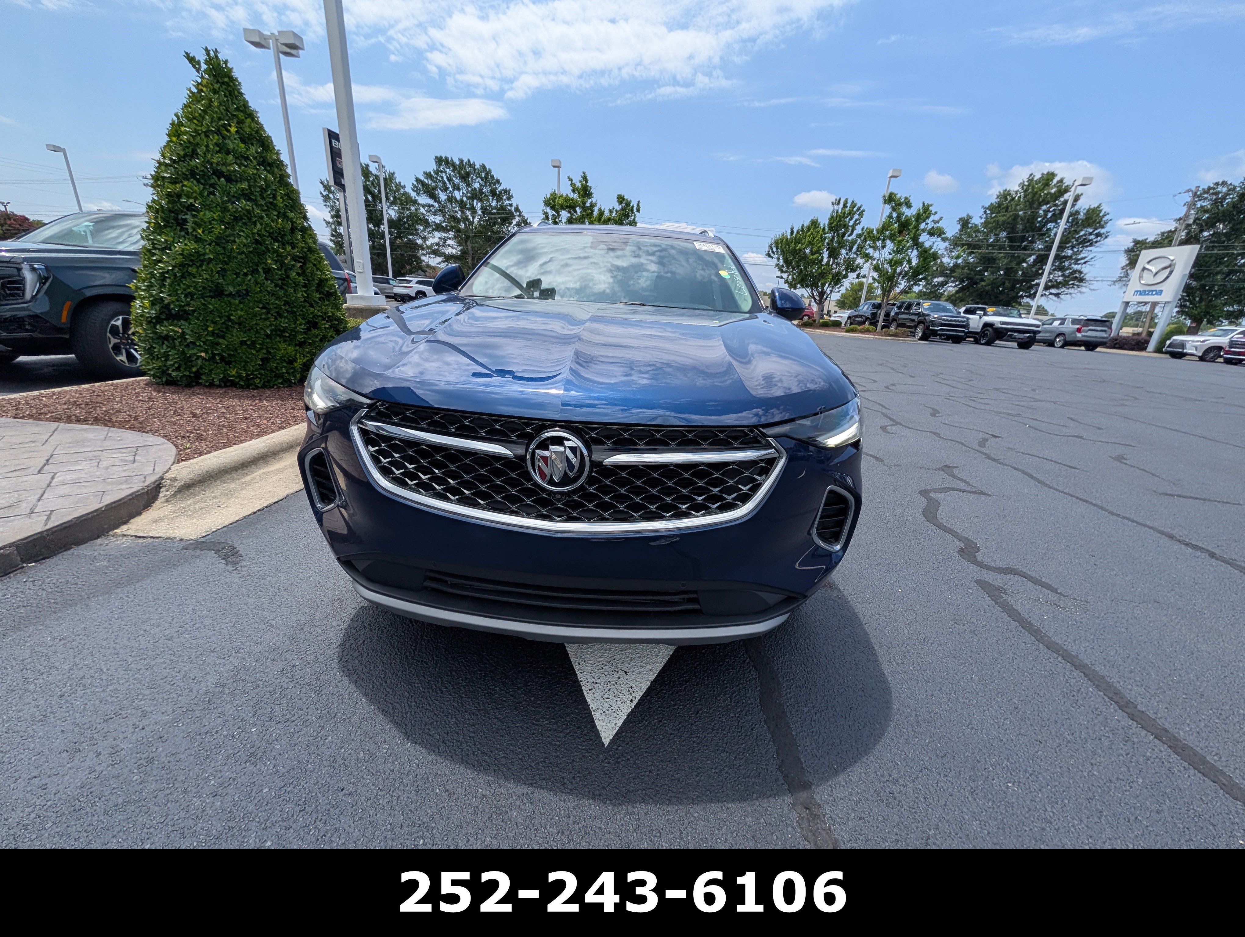 Used 2023 Buick Envision Avenir FWD image 2