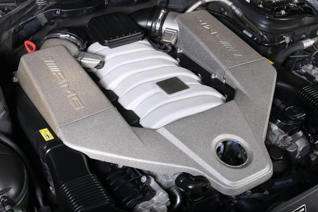 Used 2013 Mercedes-Benz C 63 AMG Coupe w/ Multimedia Pkg image 10