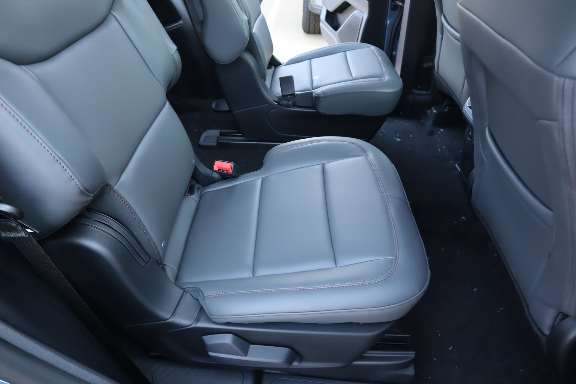New 2026 Ford Explorer Active w/ Active Comfort Package RWD image 16