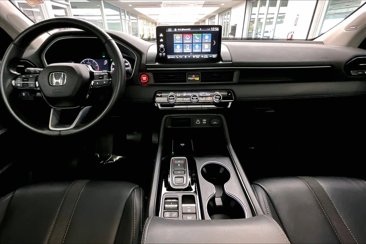 Used 2024 Honda Pilot Touring image 16