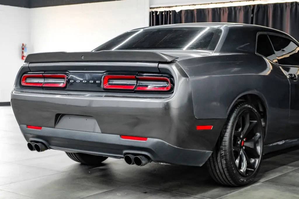 Used 2017 Dodge Challenger R/T RWD image 11